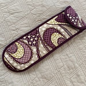 Thirty -one Travel pouch flat iron curling wand case plum patchwork paisley